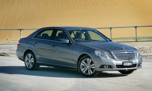Mercedes-Benz E 220 #13