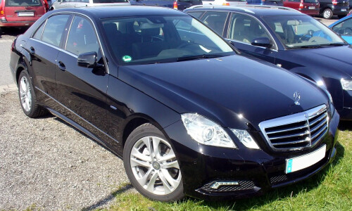 Mercedes-Benz E 220 #17