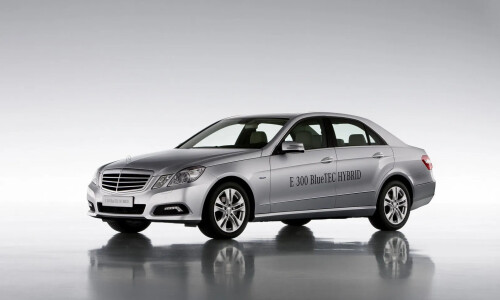 Mercedes-Benz E 300 Bluetec #2