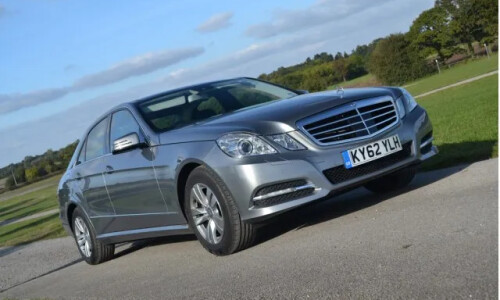 Mercedes-Benz E 300 Bluetec #9