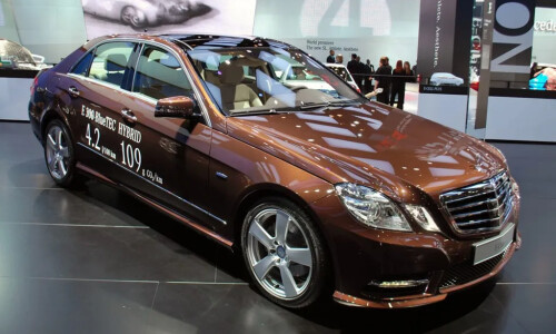 Mercedes-Benz E 300 Bluetec #10