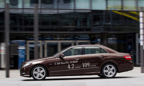 Mercedes-Benz E 300 Bluetec #12