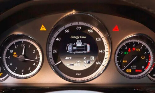 Mercedes-Benz e-300-hybrid #3