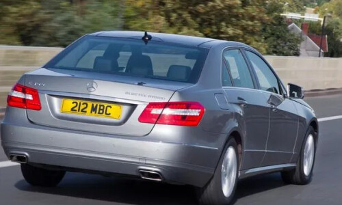Mercedes-Benz e-300-hybrid #8
