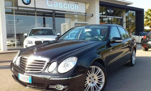 Mercedes-Benz E 320 CDI 4MATIC #3