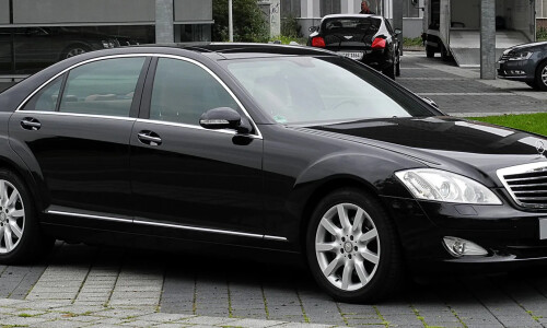 Mercedes-Benz E 320 CDI 4MATIC #4