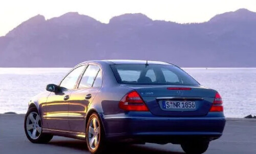Mercedes-Benz E 320 CDI 4MATIC #8