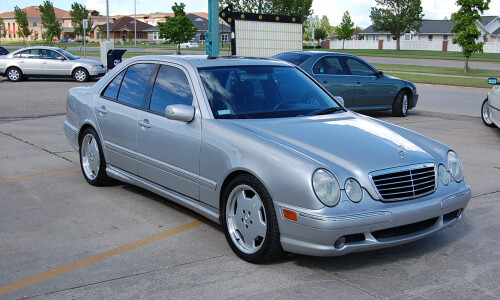 Mercedes-Benz E 55 AMG #8