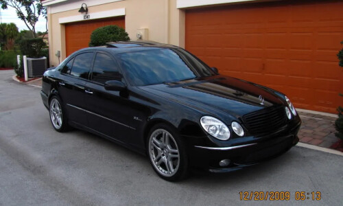 Mercedes-Benz E 55 AMG #10