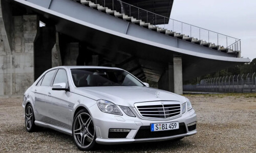 Mercedes-Benz E 63 AMG #8