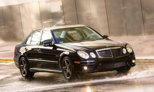 Mercedes-Benz E 63 AMG #11
