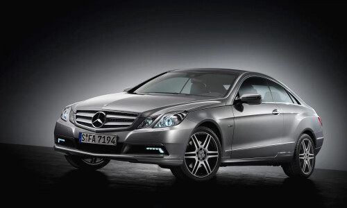 Mercedes-Benz E-Class #16