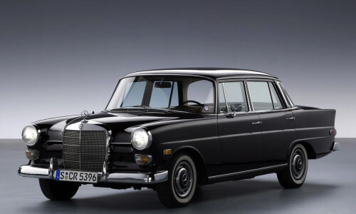 Mercedes-Benz E-Class #18