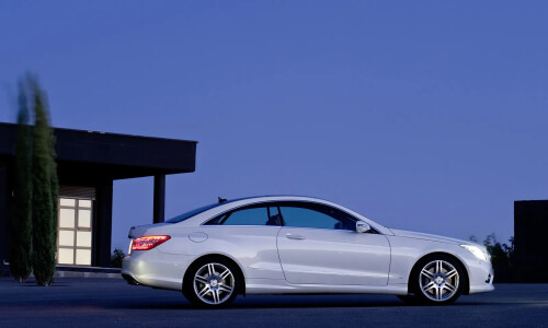 Mercedes-Benz E-Klasse Coupe #11