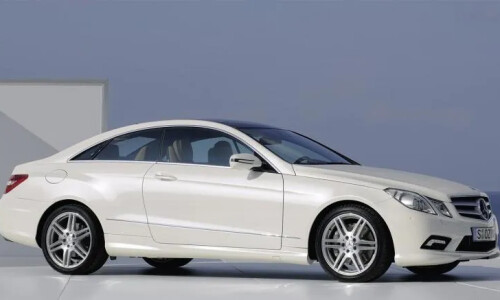 Mercedes-Benz E-Klasse Coupe #13