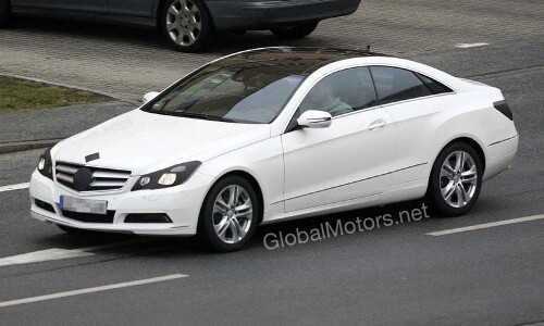 Mercedes-Benz E-Klasse Coupe #15