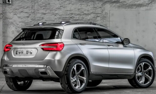 Mercedes-Benz GLA #7