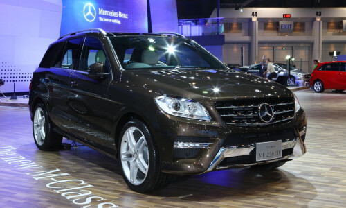 Mercedes-Benz ML 250 #11