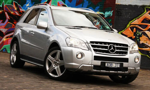 Mercedes-Benz ML 300 CDI #1