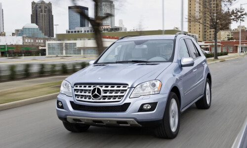 Mercedes-Benz ML 300 CDI #8