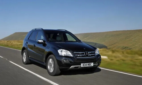 Mercedes-Benz ML 300 CDI #9