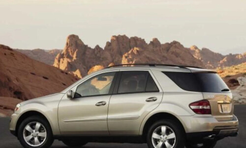 Mercedes-Benz ML 500 #5
