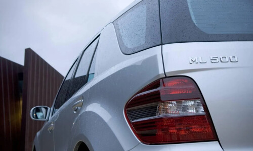 Mercedes-Benz ML 500 4MATIC #2