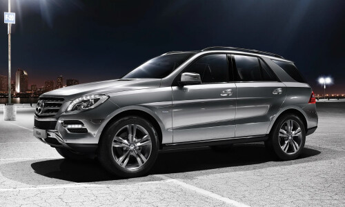 Mercedes-Benz ML 500 4MATIC #3