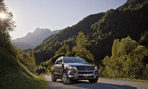 Mercedes-Benz ML 500 4MATIC #8
