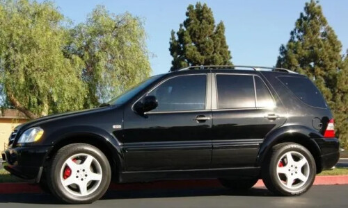 Mercedes-Benz ML 55 AMG #3