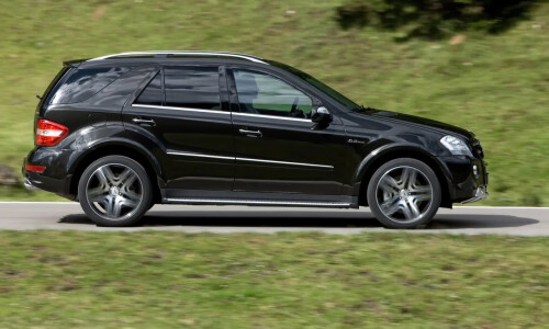 Mercedes-Benz ML 63 AMG #9