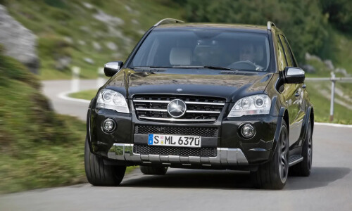 Mercedes-Benz ML 63 AMG #10