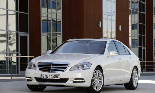 Mercedes-Benz S 400 Hybrid #8