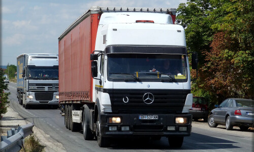 Mercedes-Benz SK #17