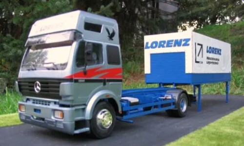 Mercedes-Benz SK #18