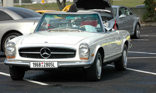 Mercedes-Benz SL 280 #9