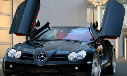 Mercedes-Benz SLR #16