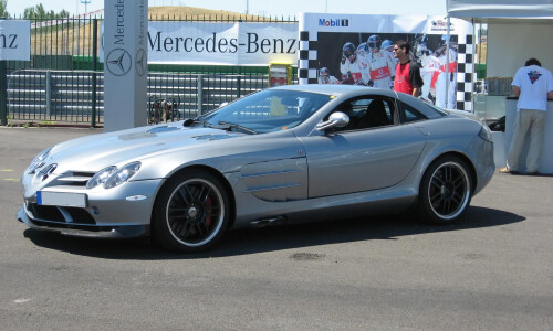 Mercedes-Benz SLR McLaren 722 #3
