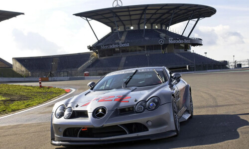 Mercedes-Benz SLR McLaren 722 #17