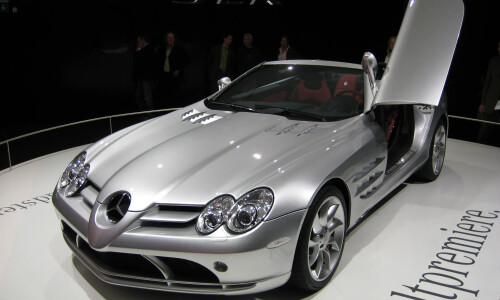 Mercedes-Benz SLR McLaren Roadster #8