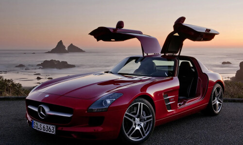Mercedes-Benz SLS AMG GT #2