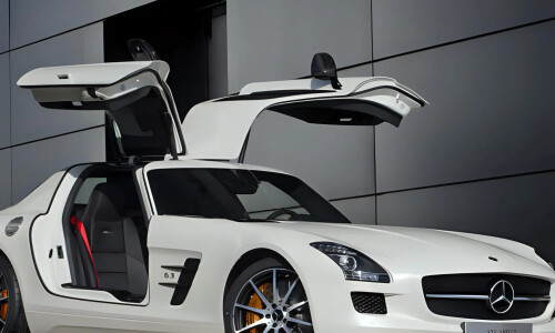 Mercedes-Benz SLS AMG GT #7