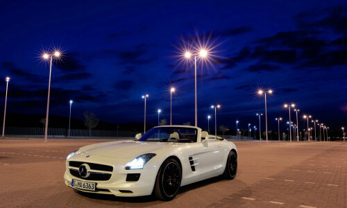 Mercedes-Benz SLS AMG Roadster #7