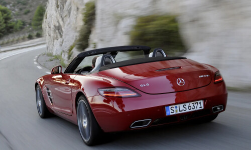 Mercedes-Benz SLS AMG Roadster #9