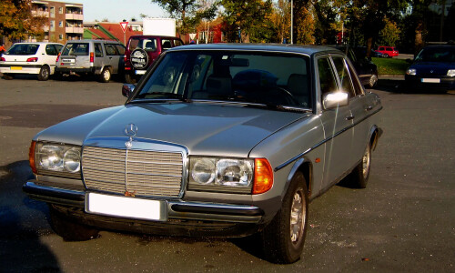 Mercedes-Benz W 123 #11