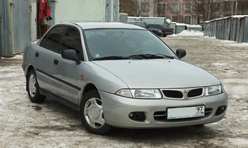 Mitsubishi Carisma #3
