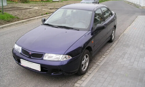 Mitsubishi Carisma #13