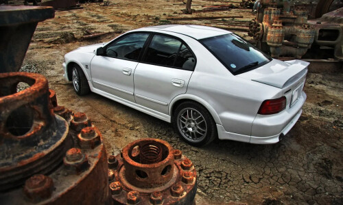 Mitsubishi Galant #18