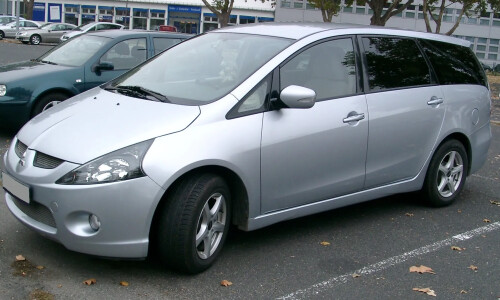 Mitsubishi Grandis #2