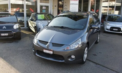 Mitsubishi Grandis Motion #4